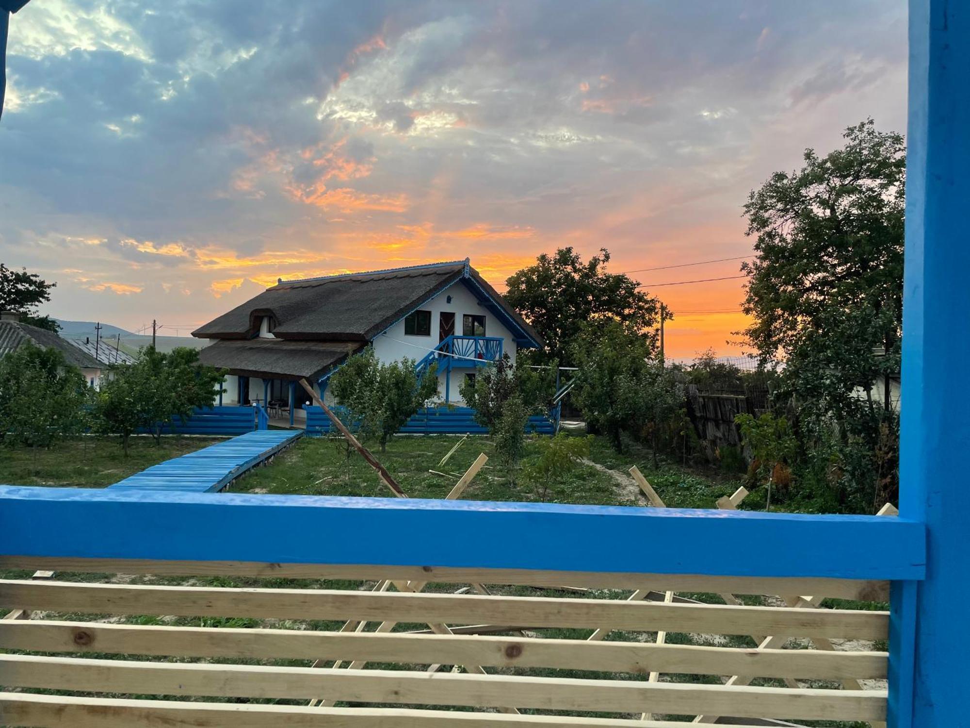 Casa *